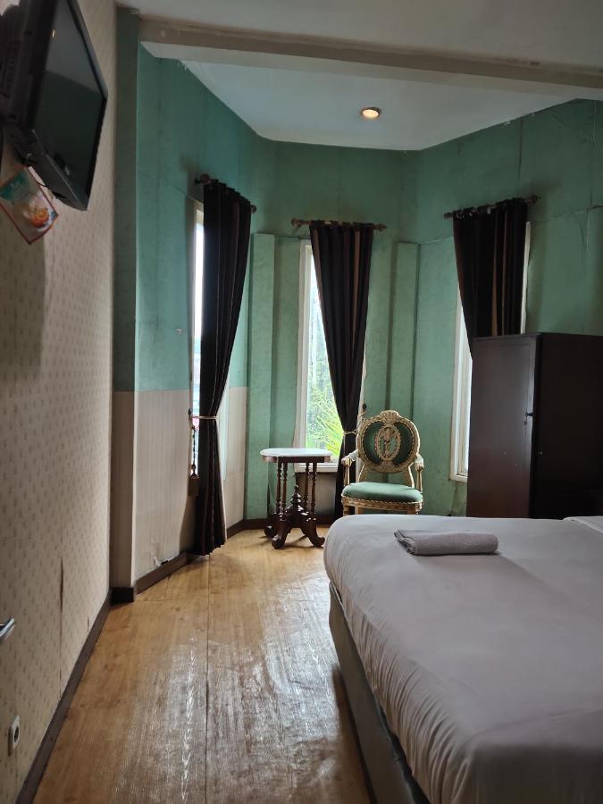 Mojokerto Classic Homestay Екстер'єр фото