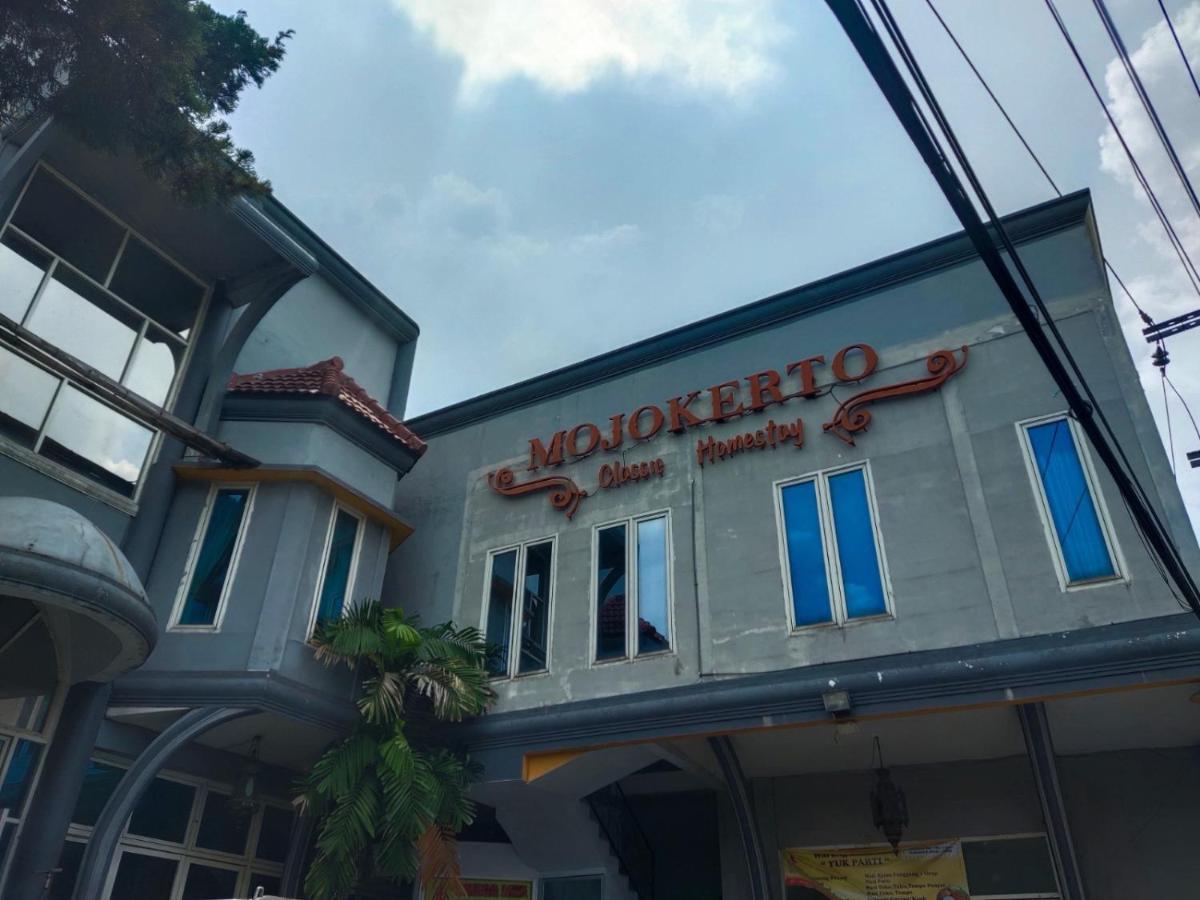 Mojokerto Classic Homestay Екстер'єр фото