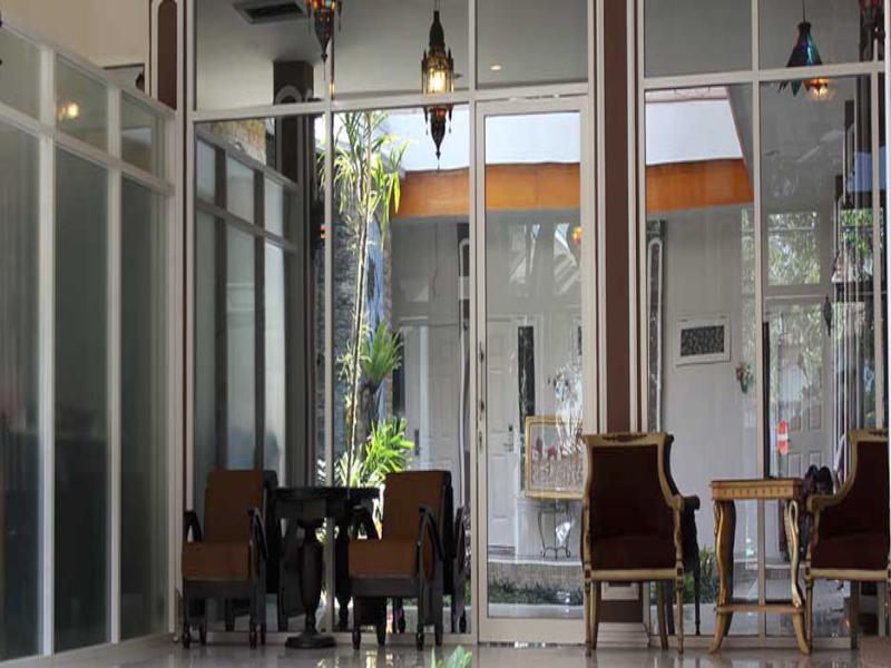 Mojokerto Classic Homestay Екстер'єр фото